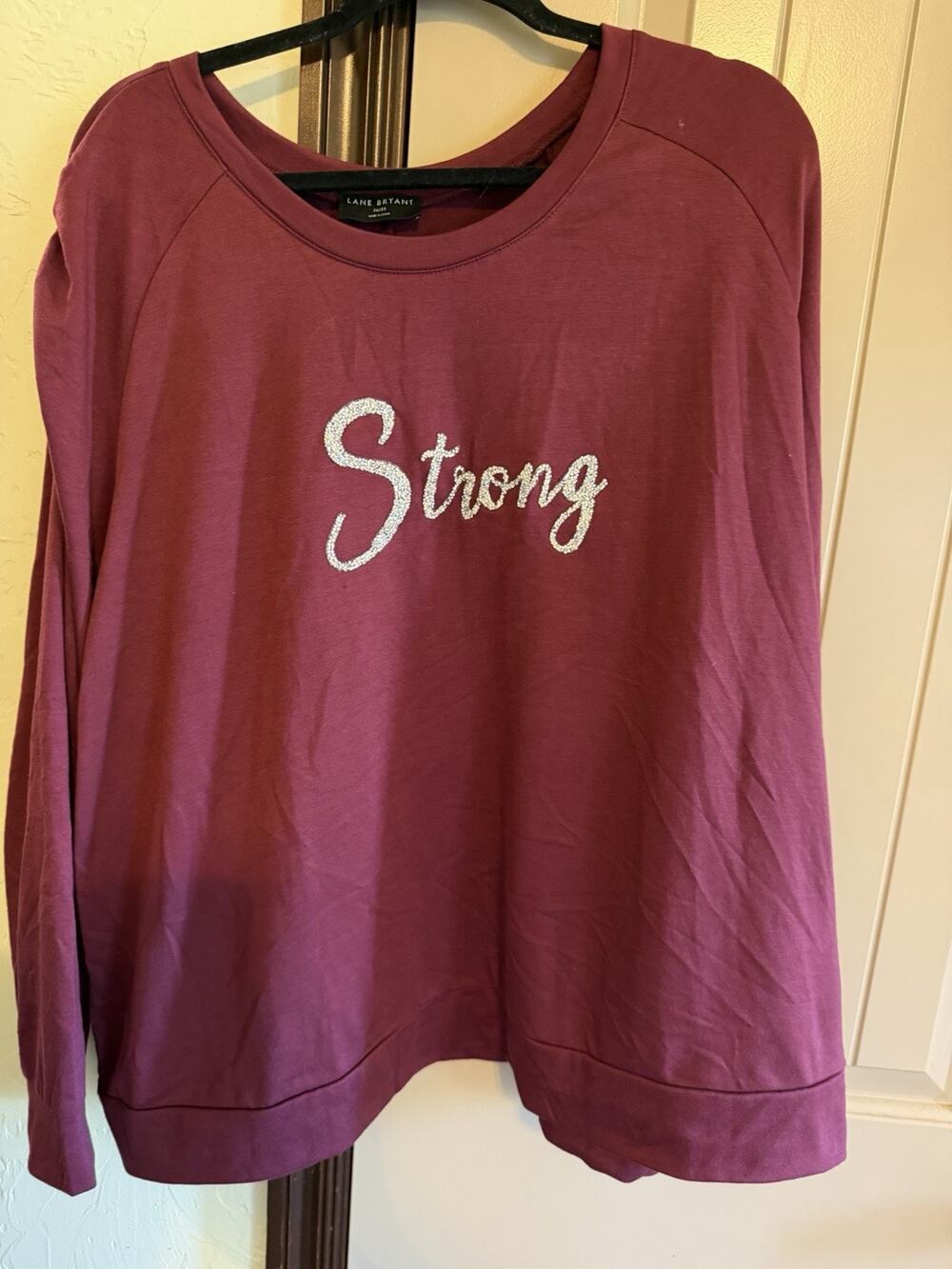 Lane Bryant Women's Size 26/28W Sweatshirt STRONG